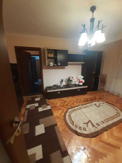 Apartament cu 2 camere semidecomandat în Crihala