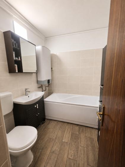 Apartament cu 3 camere decomandat, mobilat în Unirii