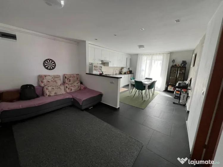 Apartament cu 3 camere semidecomandat în Gheorgheni