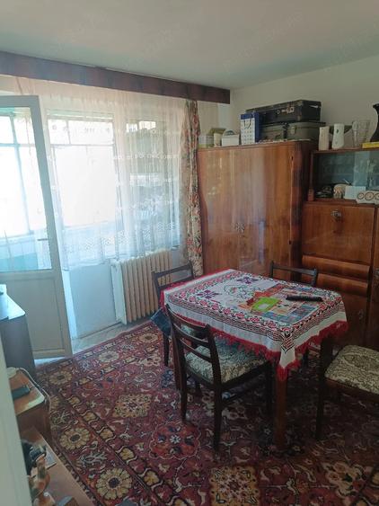 Vand apartament cu 3 camere zona Take Ionescu,str.Vasile Lucaci - 2