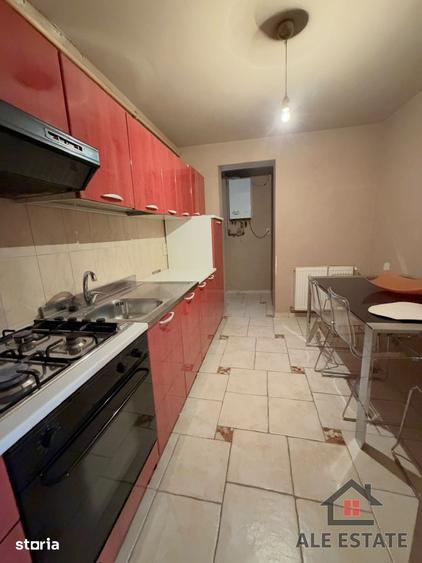 Apartament cu 3 camere în Cetate