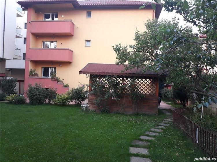 Casă cu 13 camere cu Teren 1000 Mp în Ghencea