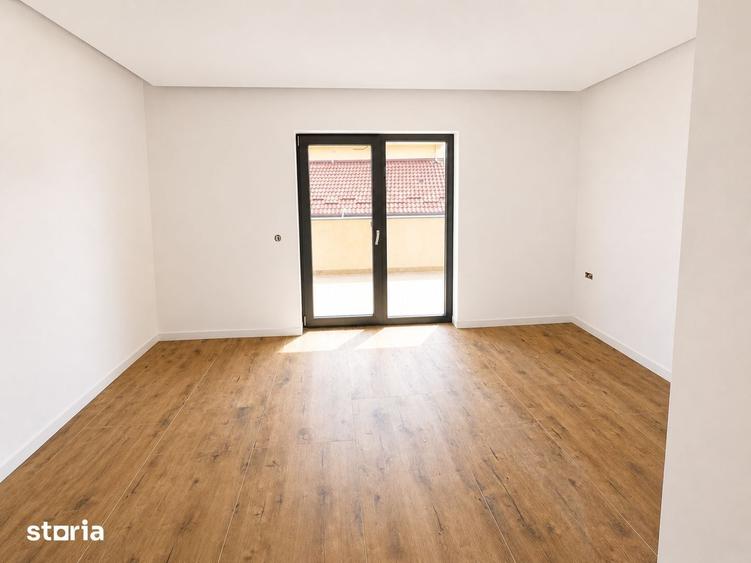 Casă cu 4 camere cu Teren 450 Mp în Podu Roș