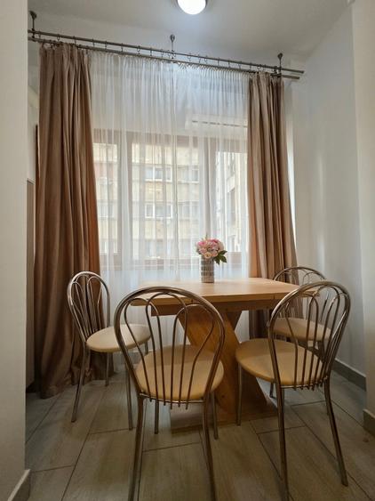 Apartament cu 2 camere semidecomandat în Universitate