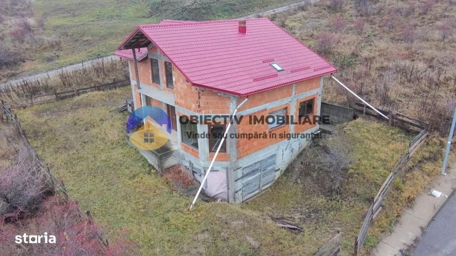 Casă cu 4 camere în Valea Albă