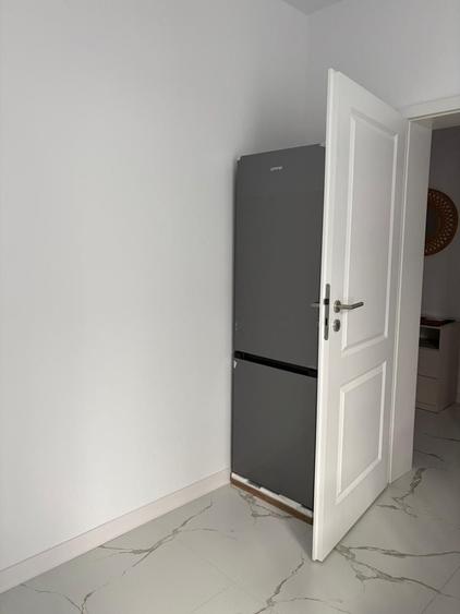 Apartament cu 2 camere decomandat, mobilat în Girocului