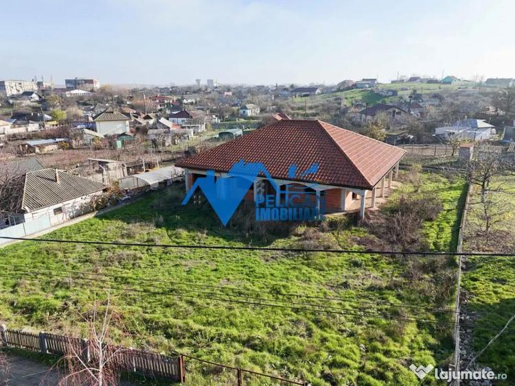 Casă cu 4 camere cu Teren 1376 Mp în Mahmudia