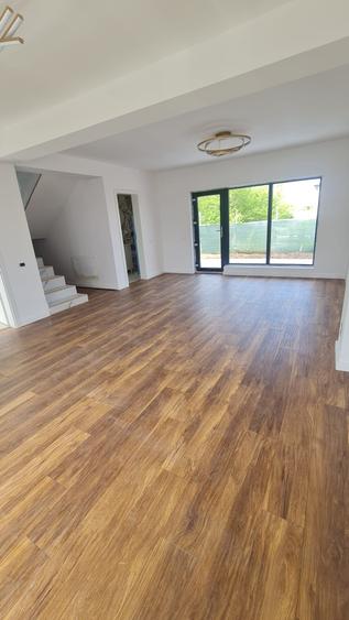 Casă cu 4 camere cu Teren 750 Mp în Berceni