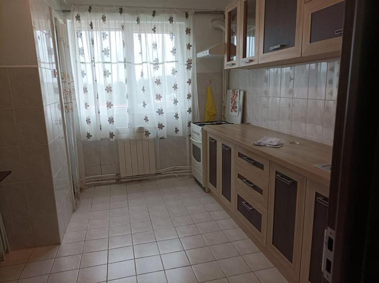 Apartament cu 2 camere semidecomandat, mobilat în George Enescu