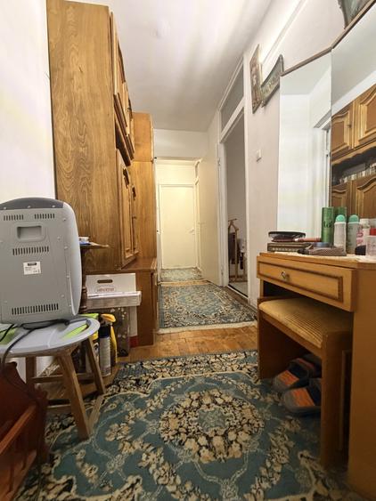 Apartament cu 3 camere decomandat, mobilat în Soarelui