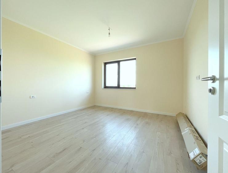 Casă individuală cu 5 camere cu Canalizare în Dumbrăvița
