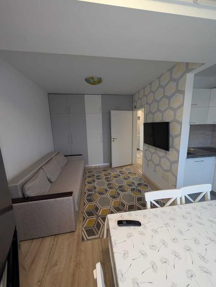 Apartament cu 2 camere semidecomandat în Valea Adâncă
