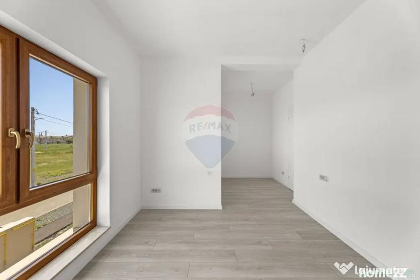 Casă cu 4 camere cu Teren 400 Mp în Vladimirescu