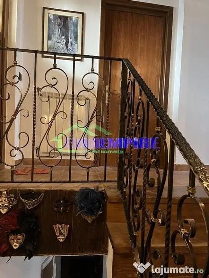 Apartament cu 4 camere decomandat în Central