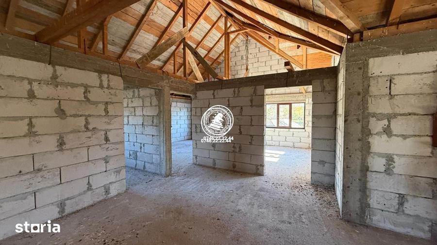 Casă cu 6 camere cu Teren 750 Mp în Ungheni