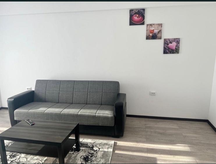 Apartament cu 2 camere decomandat în Micro 6