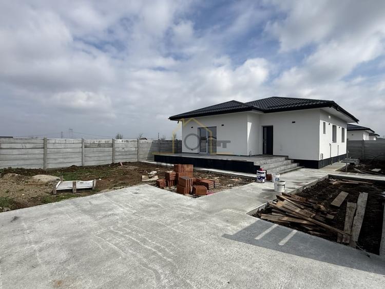 Casă individuală cu 4 camere cu Teren 400 Mp în Clinceni
