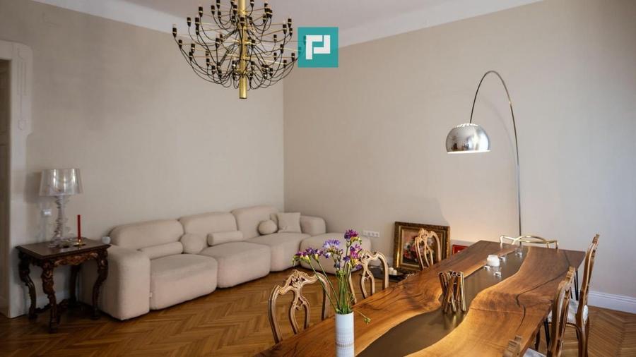 Apartament cu 2 camere semidecomandat, mobilat în P-ța Unirii