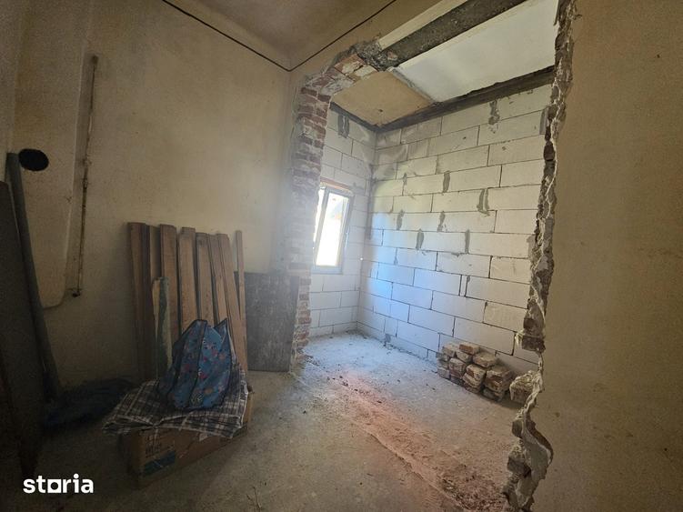 Casă cu 3 camere cu Teren 800 Mp în Ițcani