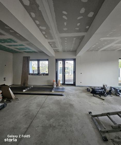 Casă cu 4 camere cu Teren 750 Mp în Central