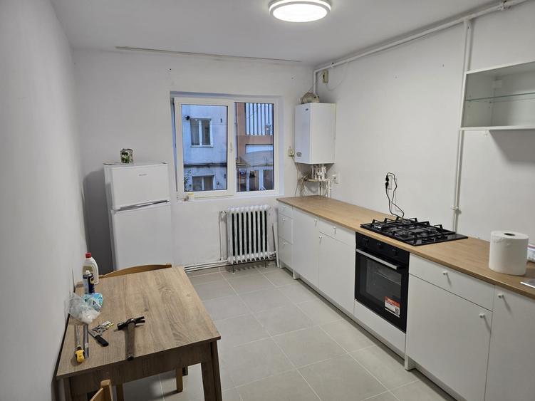 Apartament cu 2 camere semidecomandat în Bistrița