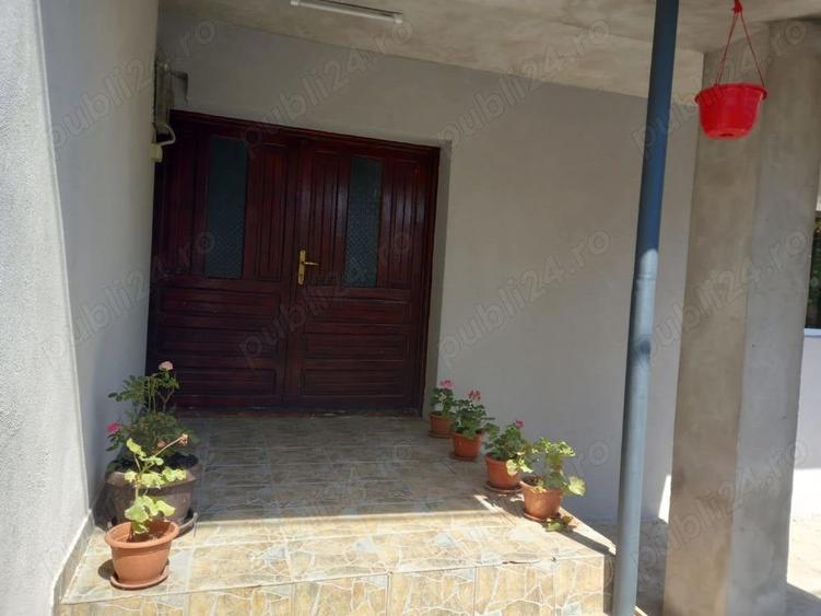 Apartament cu 3 camere decomandat în Agigea