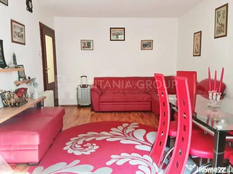 Apartament cu 3 camere decomandat în Răcădău