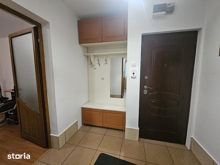 Apartament cu 2 camere semidecomandat în Podu Roș