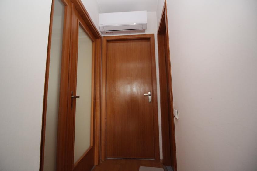 Apartament cu 3 camere semidecomandat, mobilat în Crângași