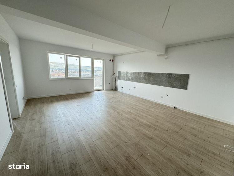 Apartament cu 3 camere semidecomandat în Florești — fotografia 1
