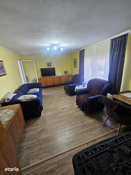 Casă cu 6 camere cu Teren 307 Mp în Goranu
