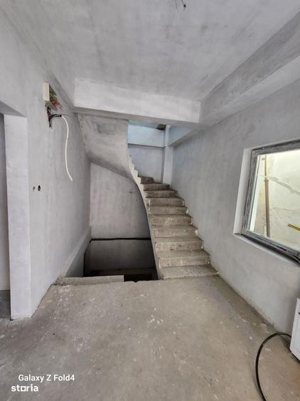 Casă cu 4 camere cu Teren 390 Mp în Independenței