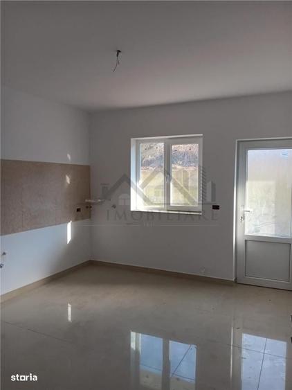 Apartament cu 4 camere în Bârnova