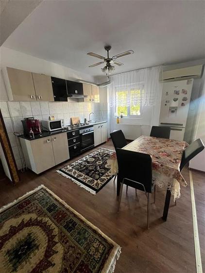 Apartament cu 3 camere decomandat în Nufărul