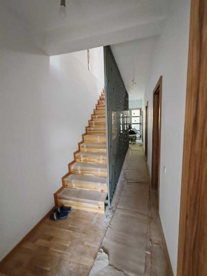 Casă cu 4 camere în Râșca