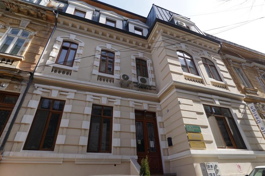 Birou, de 120 mp, în Amzei