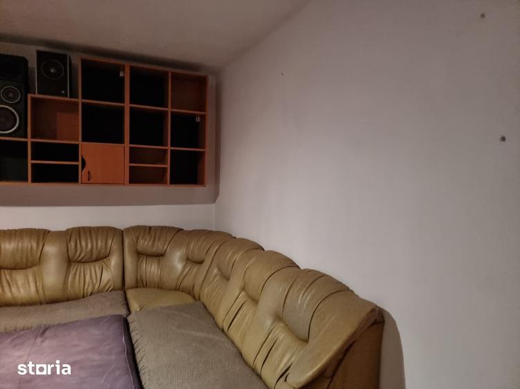 Apartament cu 4 camere decomandat în Micro 3