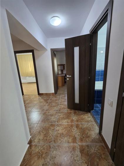 Apartament cu 4 camere decomandat în Berceni