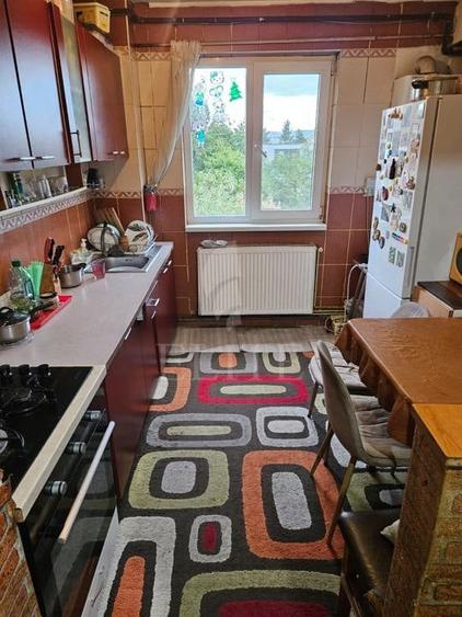 Apartament cu 3 camere semidecomandat în Gheorgheni