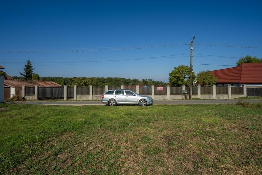 Teren Construcții intravilan de 1393 mp, în Brănești