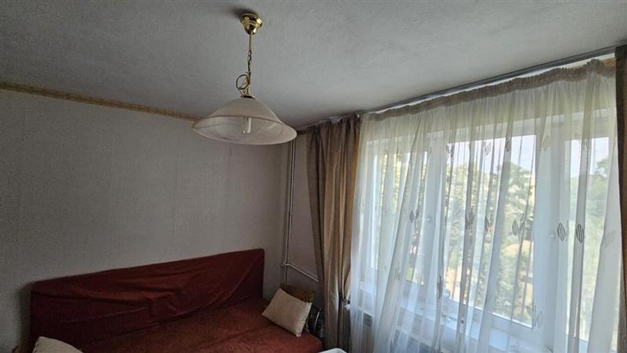 Apartament cu 3 camere semidecomandat în Cina