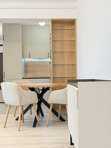 Apartament cu 3 camere decomandat, mobilat în Lipovei