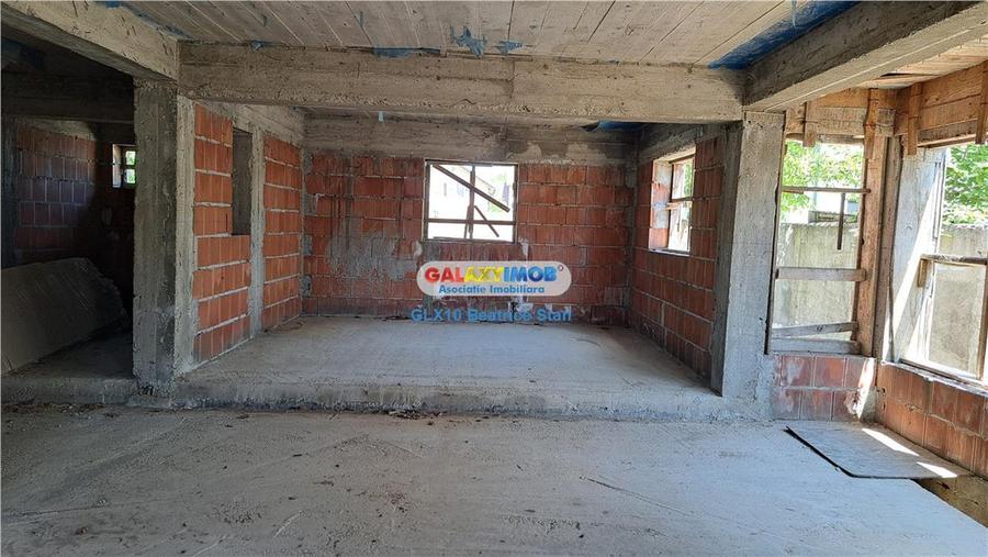 Casă cu 4 camere cu Teren 268 Mp în Est
