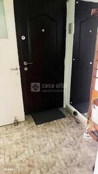 Apartament cu 2 camere semidecomandat în Podu Roș