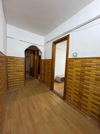 Apartament cu 3 camere decomandat în Micro 13