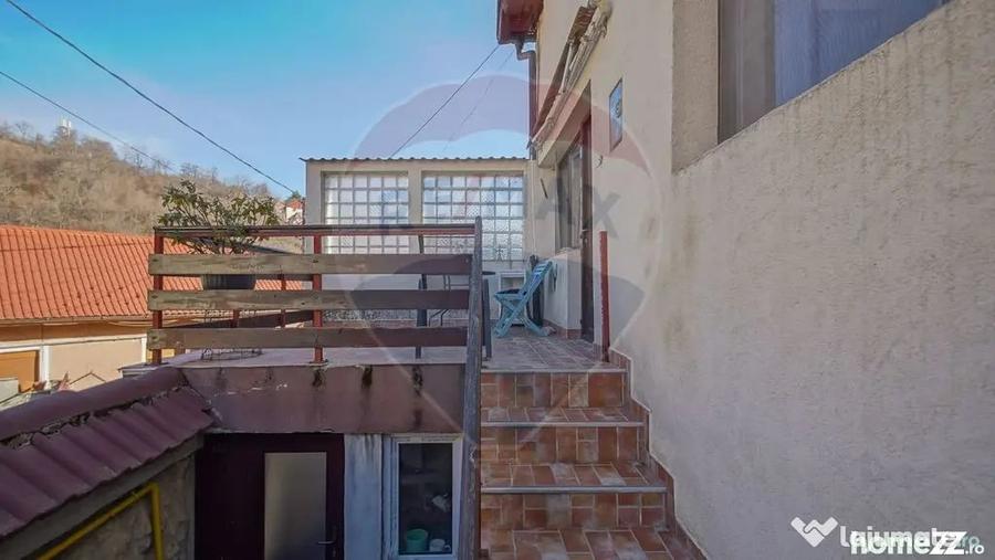 Apartament cu 4 camere decomandat în Drumul Poienii