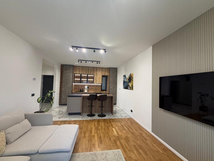 Apartament cu 3 camere decomandat în Domenii