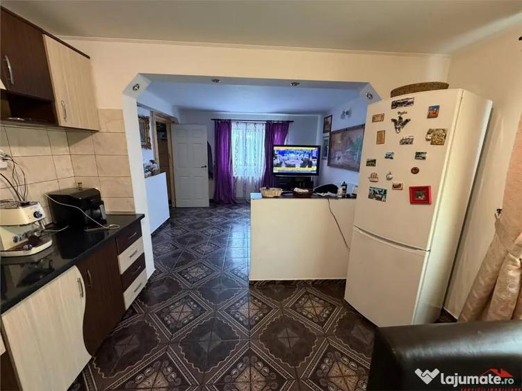 Casă cu 3 camere cu Teren 1021 Mp în Odobești