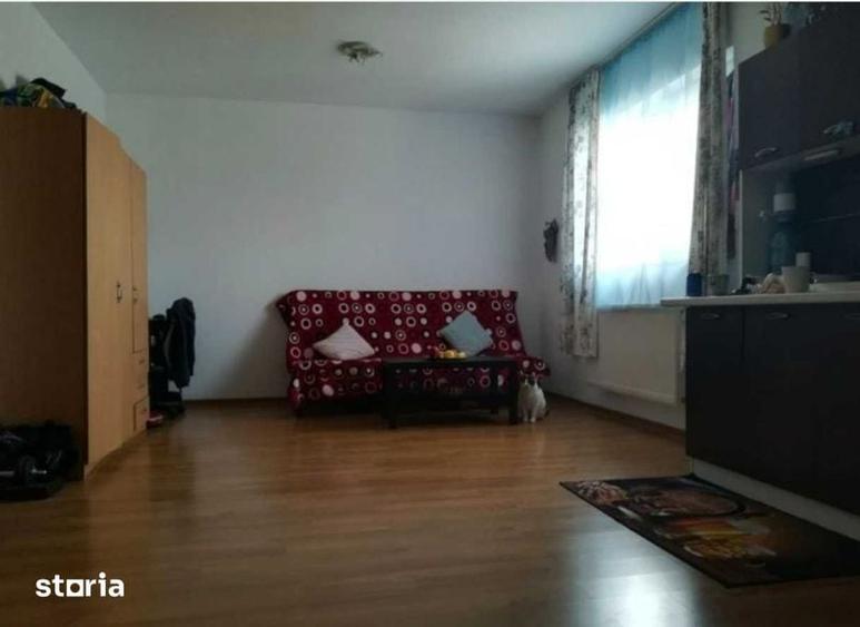 Garsonieră în Titan