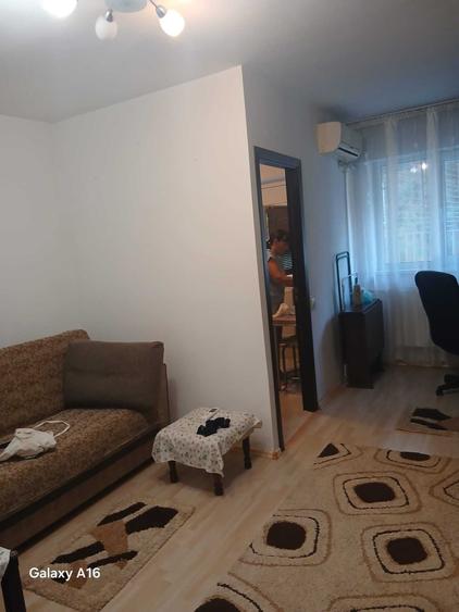 Garsonieră decomandată în Rahova